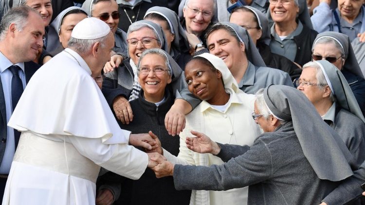 https://www.vaticannews.va/pt/igreja/news/2020-02/vida-consagrada-beleza-pertenca-a-deus-diversas-expressoes.html